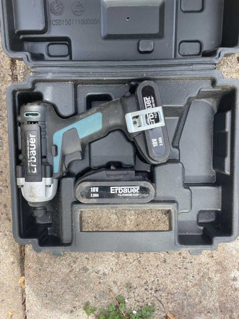 Erbauer Impact Driver 18V with Two Batteries and Case