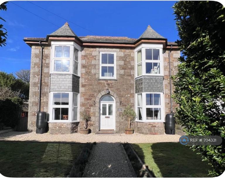 4 bedroom house in Rame Farmhouse, Rame Cross, Penryn, TR10 (4 bed) (#704331)