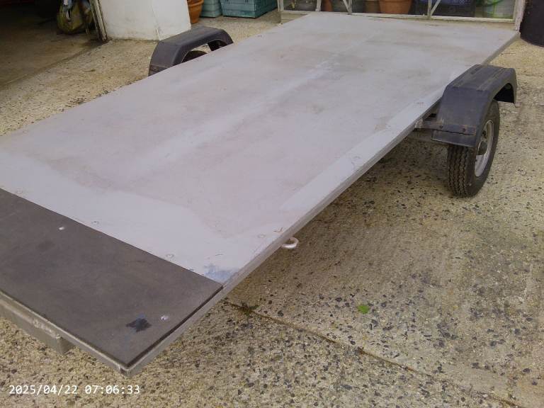 FLAT BED TRAILER