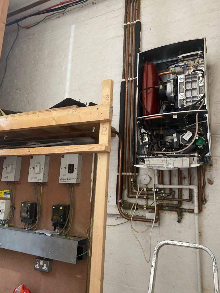 AMR Plumber Service London - Emergency Call Outs, Boiler Repair & Install, Blockages, Gas Engineer