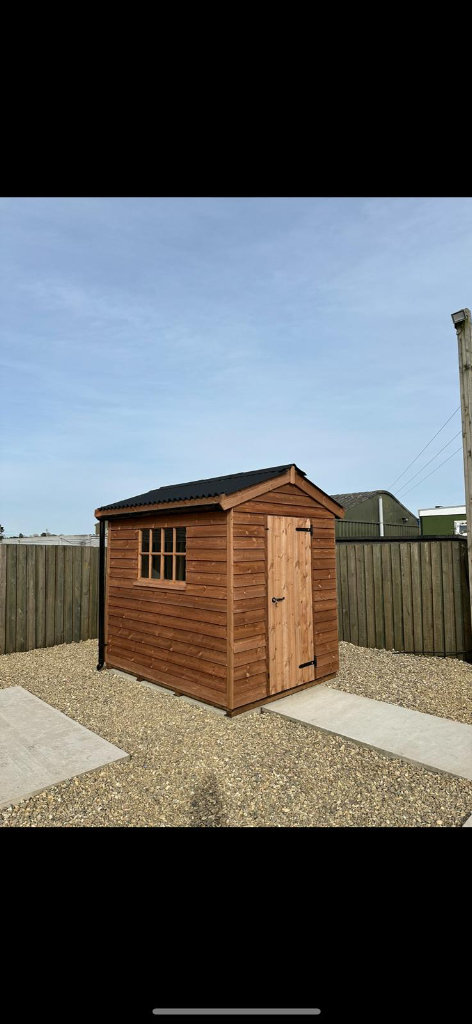 2.4m x 1.8m featheredge traditional garden shed 