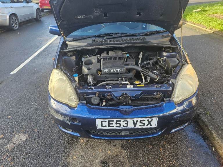 Toyota yaris 1.3 petrol T spirit spec 5dr only 76k mileage look