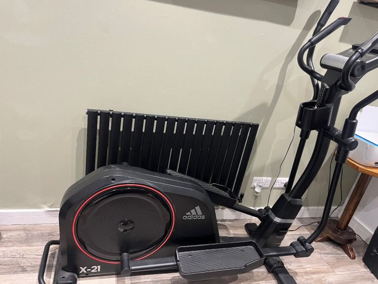 Adidas Crosstrainer - nearly new