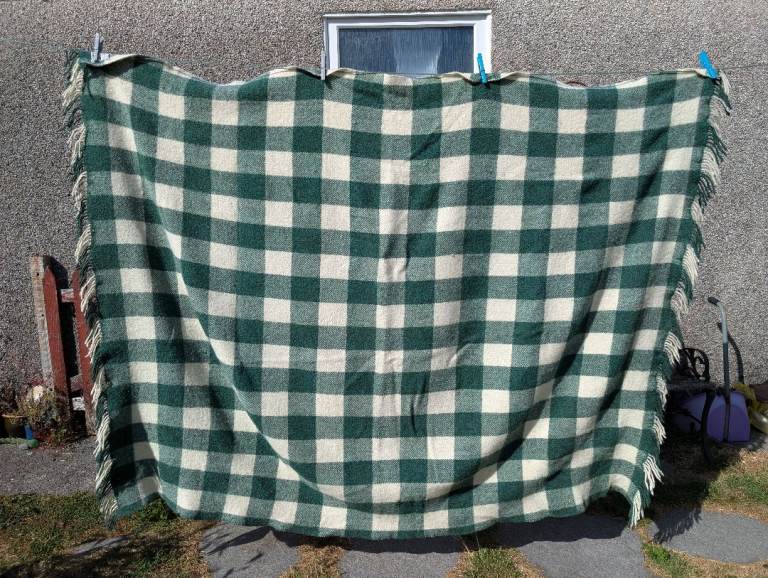 Abbey Woollen Mill Pure New Wool Blanket – Green Check