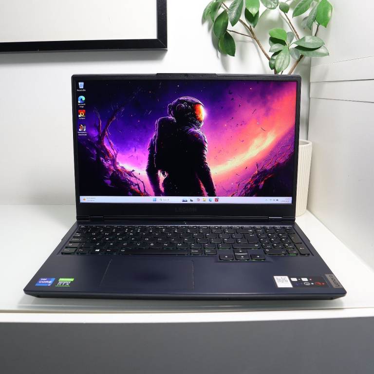 Lenovo Legion laptop/ RTX 3070/ i7 11800H/ 16GB RAM/ 165Hz Display