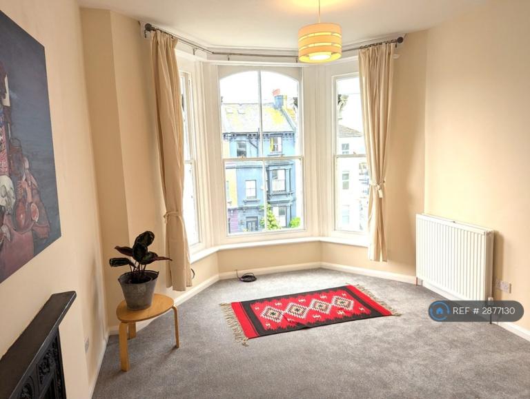 2 bedroom flat in Braybrooke Road, Hastings, TN34 (2 bed) (#2877130)