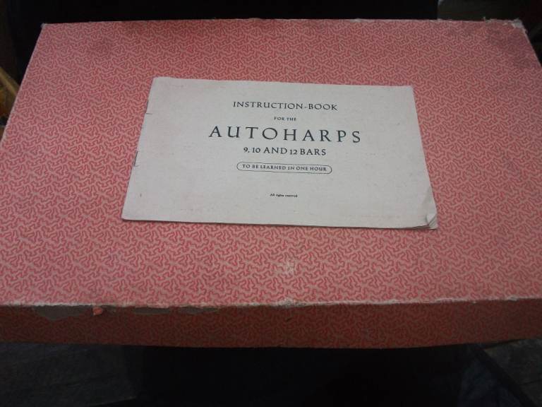 Vintage Rossetti Autoharp