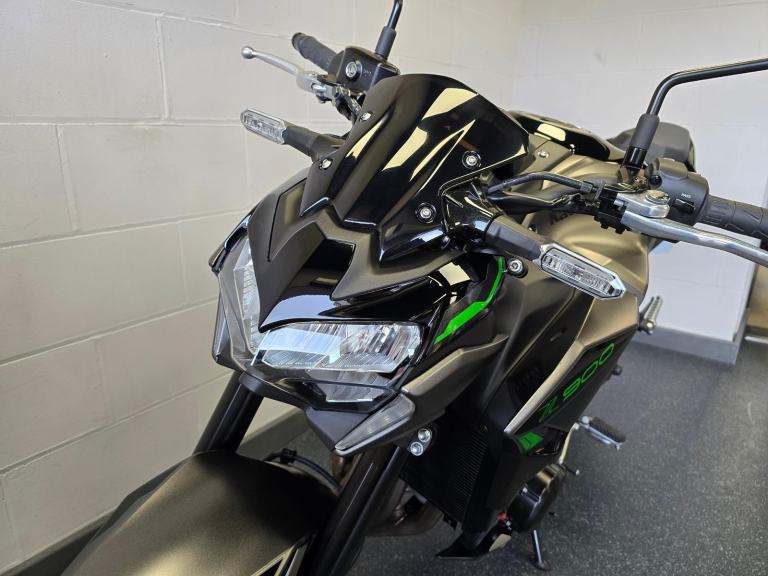 Kawasaki Z900 ZR 