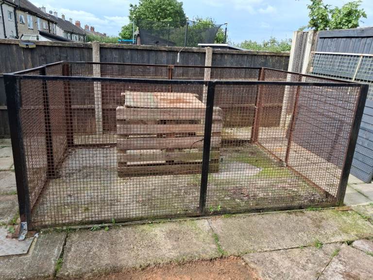 Vey large cage 