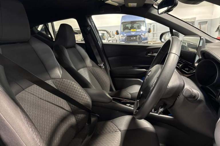 2022 Toyota C-HR 1.8 VVT-h GPF Design SUV 5dr Petrol Hybrid CVT Euro 6 (s/s) (122 ps) Automa SUV ...