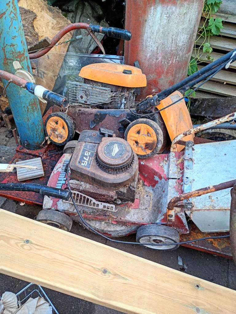 Briggs & Stratton 3.75 SLE Petrol Lawnmower – Spares or Repair