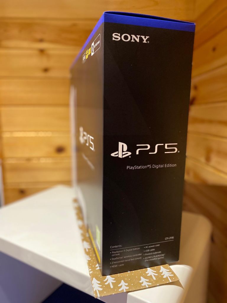 PlayStation 5 Digital Edition (Model Group – Slim) 825GB - White / Black