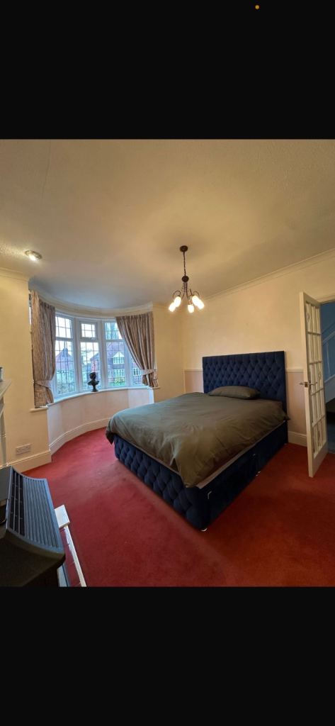 Double room available 