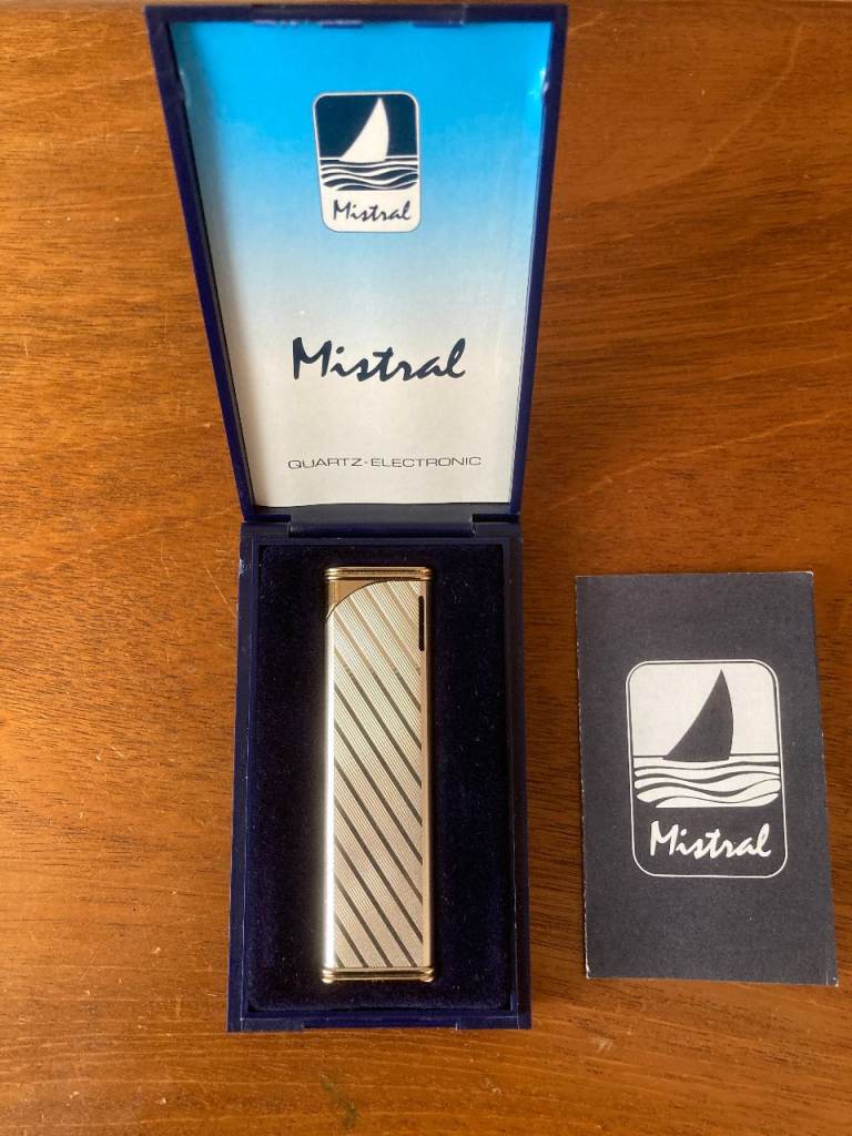 Mistral Quartz-Electronic Lighter Silver/Gold Finish 