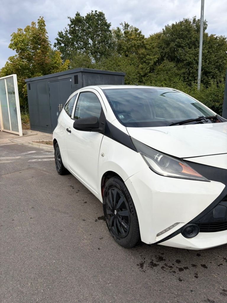 Toyota, AYGO, Hatchback, 2014, Manual, 998 (cc), 3 doors