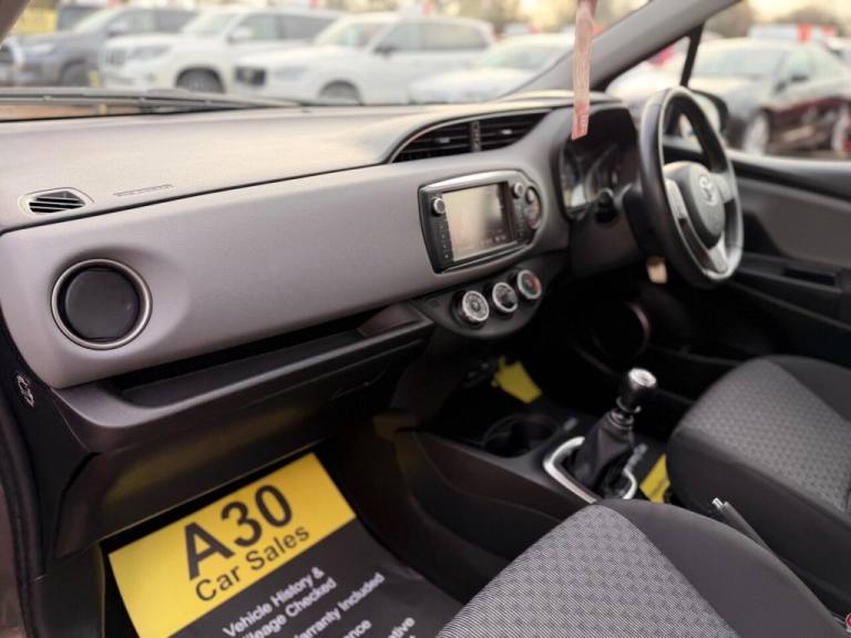 2015 Toyota Yaris 1.4 D-4D Icon Euro 6 5dr Hatchback Diesel Manual