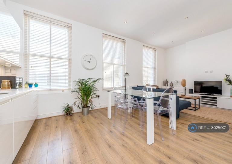 1 bedroom flat in Packington Street, London, N1 (1 bed) (#3025001)