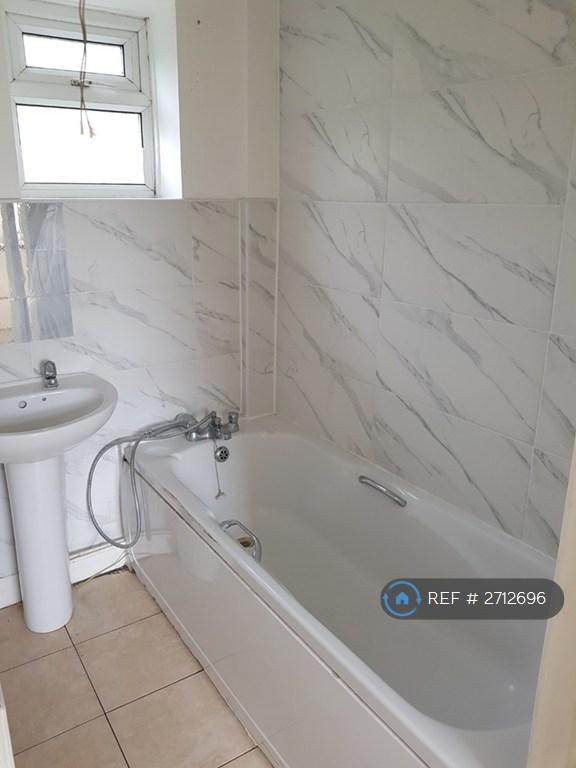 3 bedroom house in Poulter Street, Langwith, Mansfield, NG20 (3 bed) (#2712696)