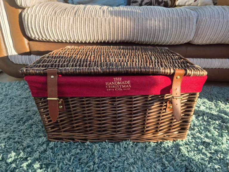 Traditional Wicker Christmas Hamper Basket