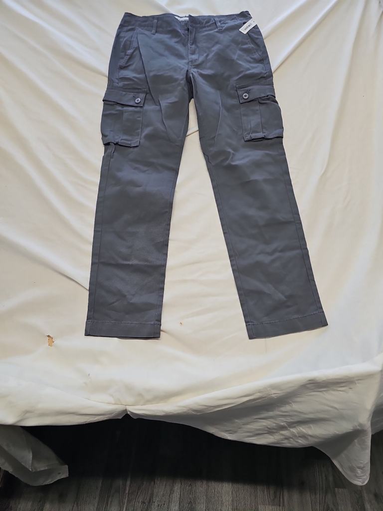 Amazon Essentials Men's Straight-Fit Cargo Pants Gray 29W x 28L  C481