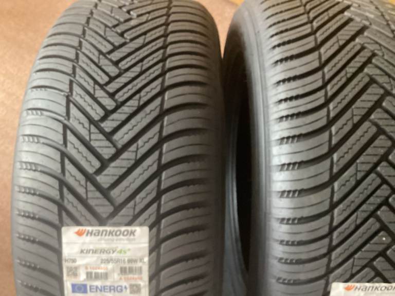 4 New Hankook Kinergy Tyres 225/55R16