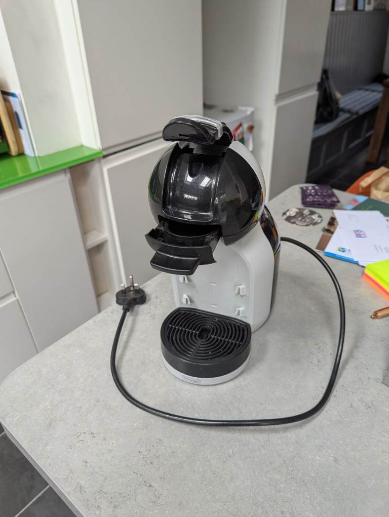 Nescafé Dolce Gusto coffee pod machine