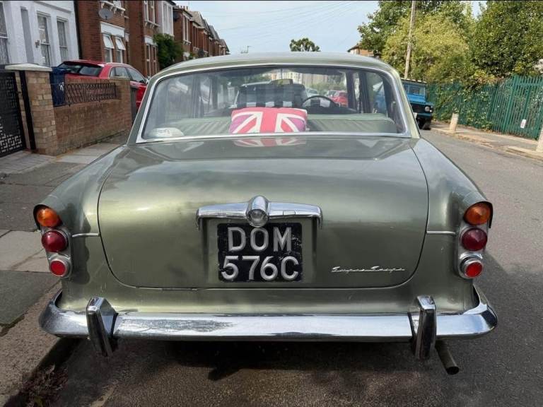 A CLASSIC 1965 HUMBER SUPER SNIPE LUXURIOUS CLASSIC CAR