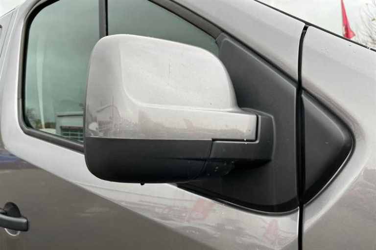 2020 Renault Trafic 2.0 dCi ENERGY 30 Sport Nav Minibus Double Cab 5dr Diesel Manual LWB Euro 6 M...