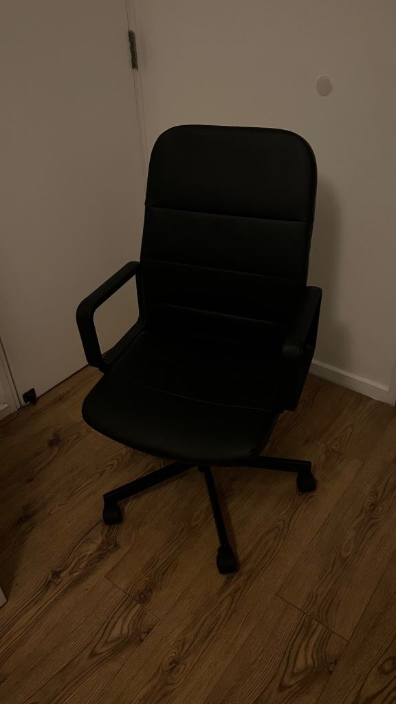 Black Desk Chair