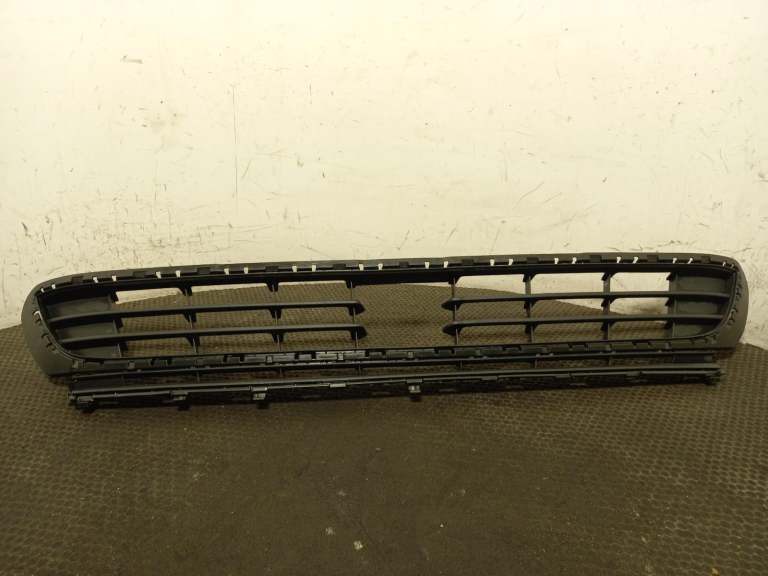 Volkswagen Golf Grille Mk7 (5g) Lower Centre Grille 2013-2020