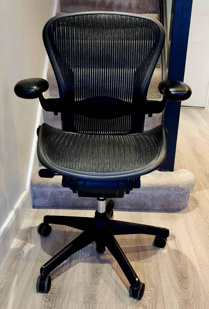 Herman miller aeron size B medium