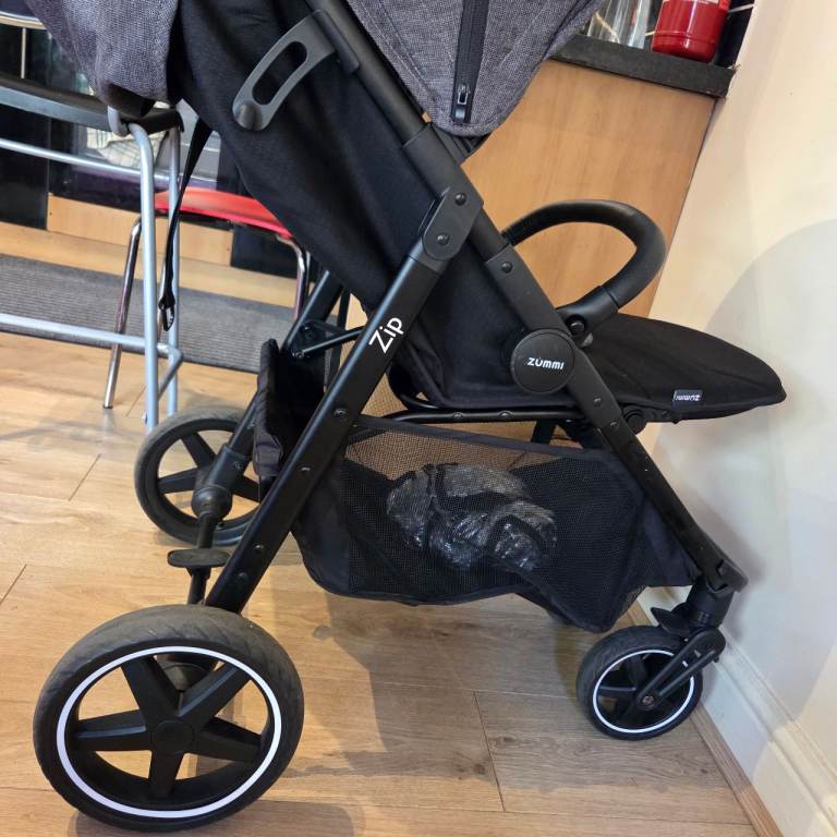Zummi Zip Pushchair - £80