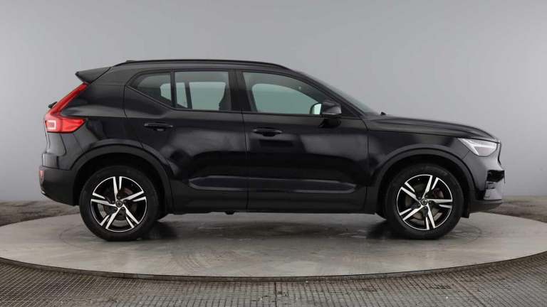 2022 Volvo XC40 Plus, B3 mild hybrid, Petrol, Dark ESTATE Petrol/Electric Hybrid Automatic