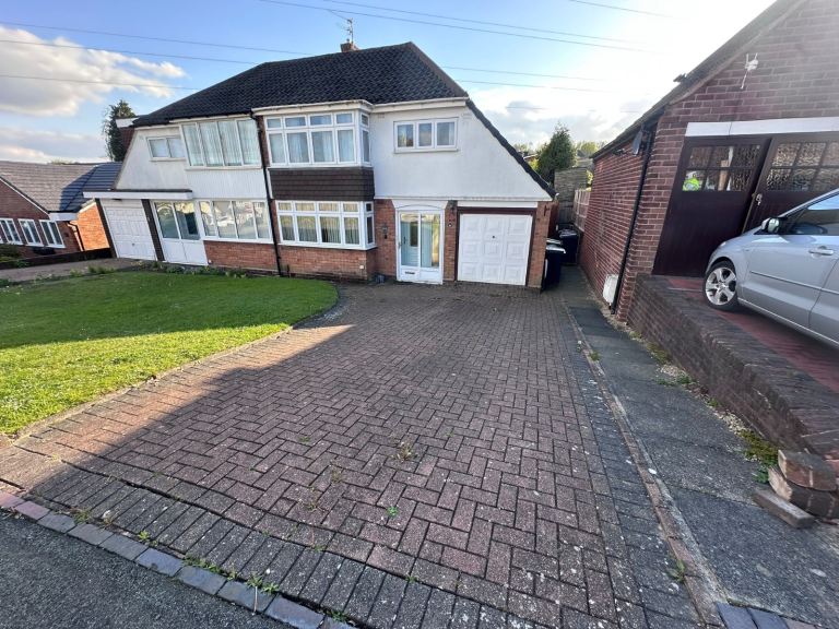 3 Bed House TO RENT in Wolverhampton