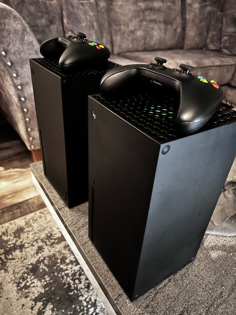 2 Xbox Xs 