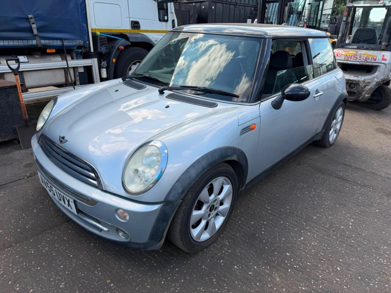 2005 MINI COOPER BREAKING SPARES PARTS 