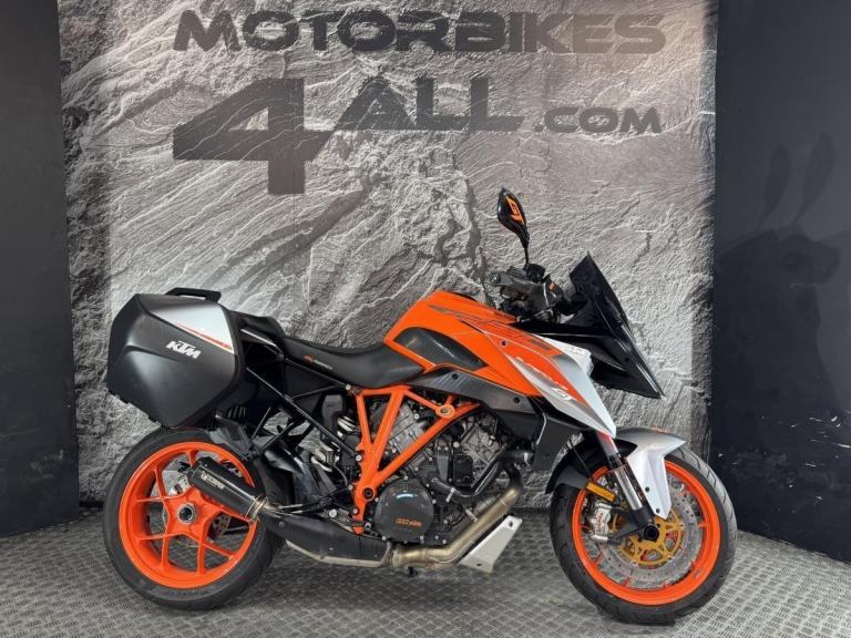 KTM 1290 SUPERDUKE GT 2020