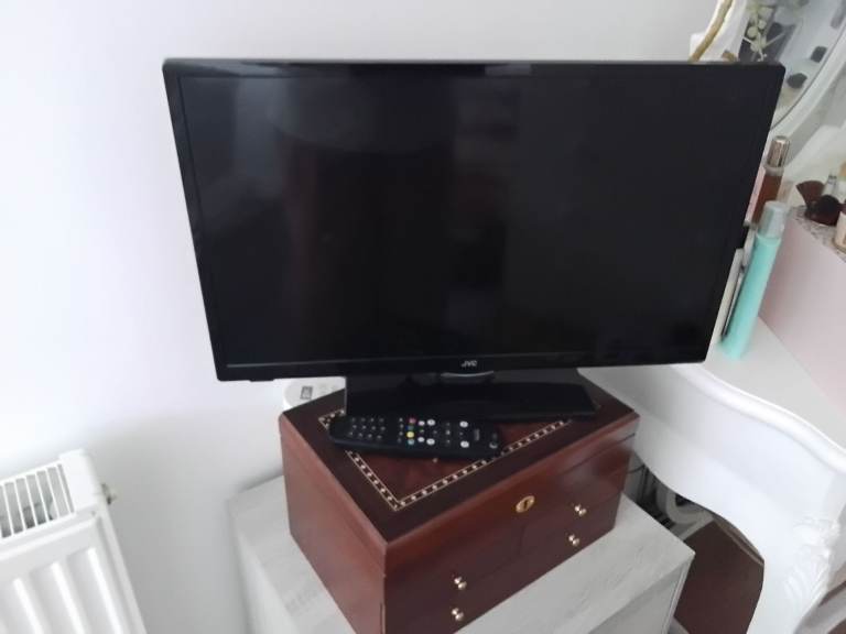 Pre-owned Plasma/LCD TV - Great Picture Quality! 22 inch JVC