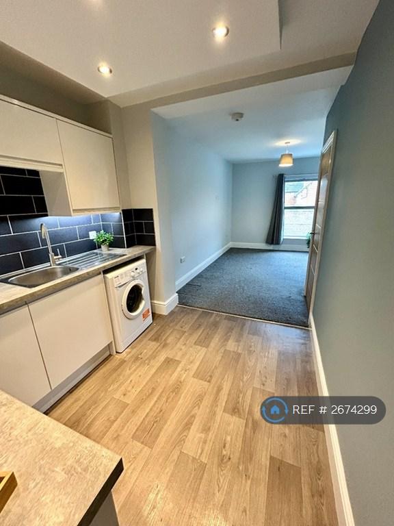 2 bedroom flat in Hamilton Road, Lincoln, LN5 (2 bed) (#2674299)