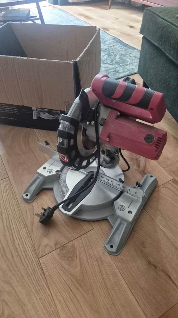 Mitre Saw. Used. Working. Collection Only. Forest Hill.