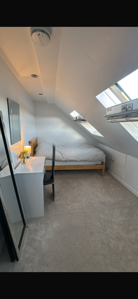 SPACIOUS SINGLE ROOM TO RENT NEAR SCIENCE PARK