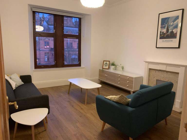 Spacious West End 2-Bedroom Flat Overlooking Kelvingrove Museum