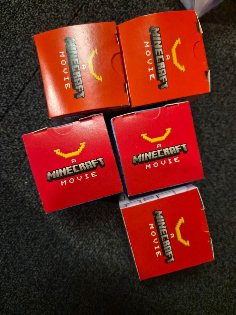 Minecraft Movie Mystery Blind Boxes – New, 5 Pack