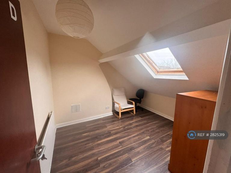 4 bedroom flat in City Road, Cardiff, CF24 (4 bed) (#2825319)