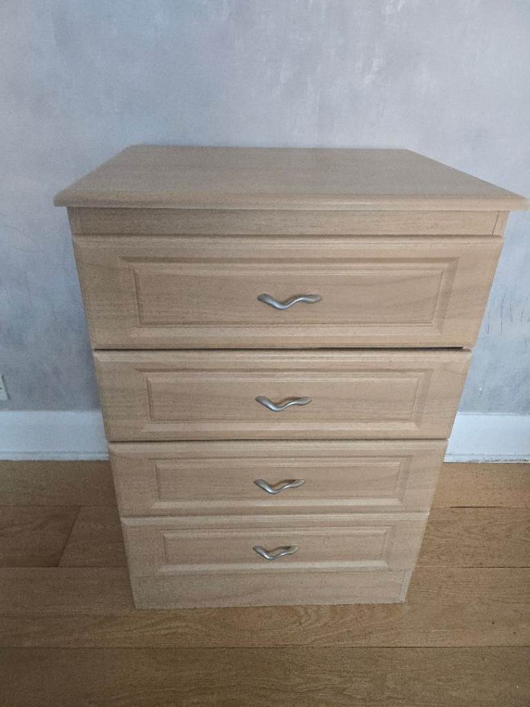 4 Drawers