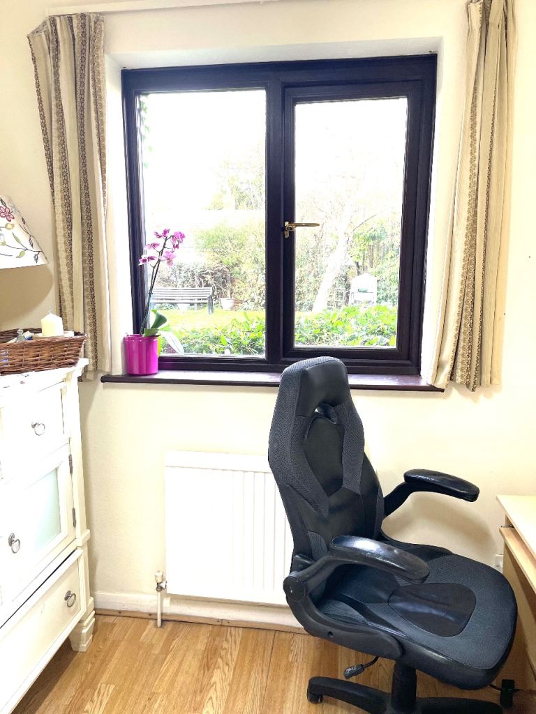 Bright comfy room, 7min from tube