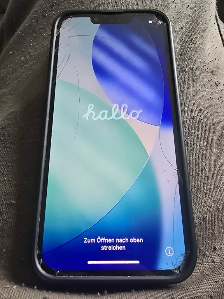 IPhone 14 128GB no charger block included 