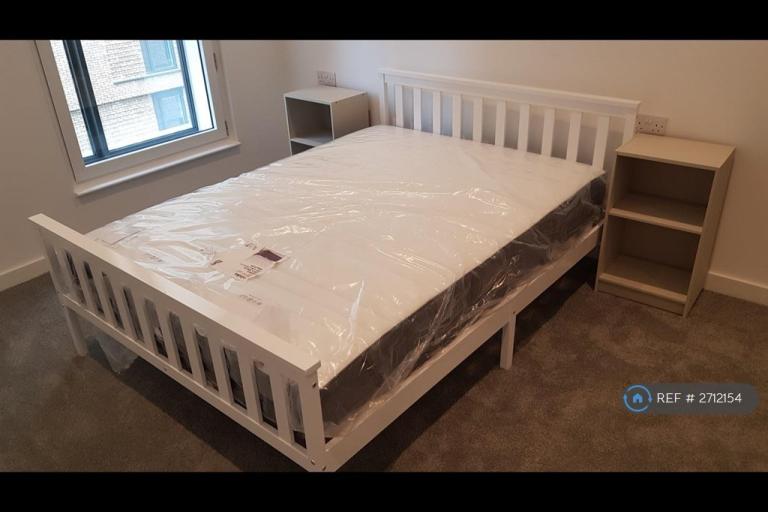 2 bedroom flat in Wharf End, Trafford Park, Manchester, M17 (2 bed) (#2712154)