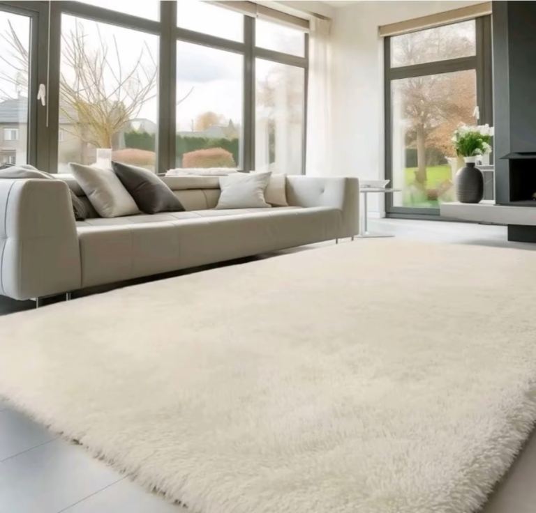 New & Unused Extra Large Cream Shaggy Rug 