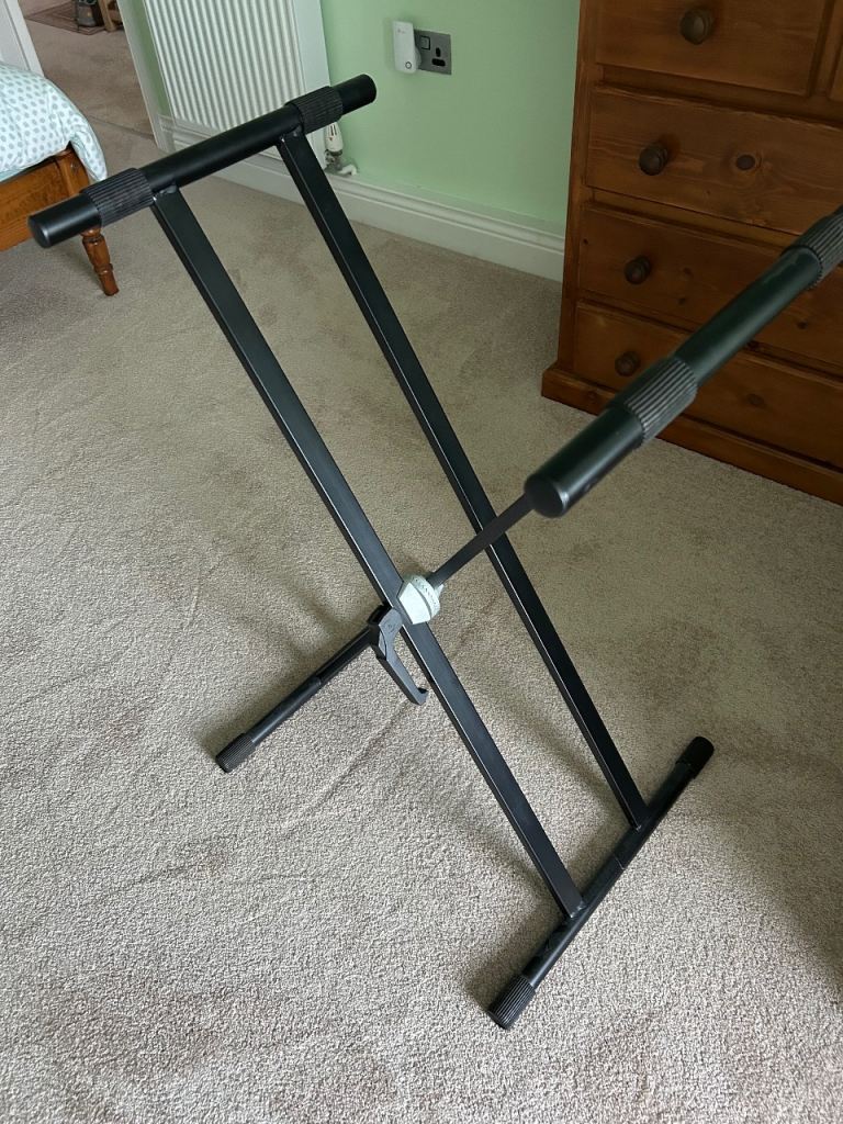 Black Keyboard Stand – Good Condition